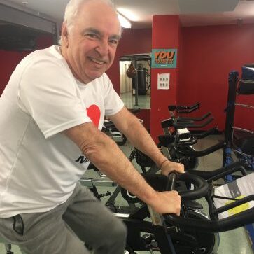 Guy-Tremblay-NeuroMotrix-exercices-activité-physique-adaptée-Parkinson-St-Léonard-Montréal-363x400